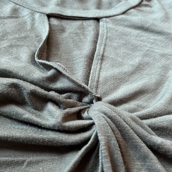 Twist keyhole shirt - Picture 5 of 6